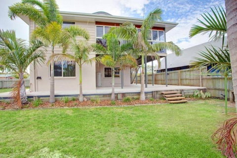 29 Cypress Avenue Rainbow Beach Close To The Beach With A Pool - Lennox Head Accommodation 4