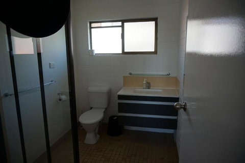 2 29 Rumbalara Avenue Rainbow Beach Bring Your Dog Or Your Cat Or Bring Both Free Wi Fi - Lennox Head Accommodation 3