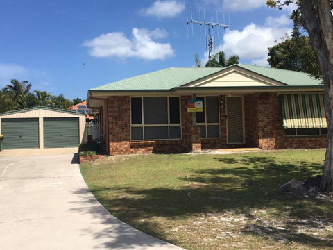 4 Boronia Place Rainbow Beach Perfect Convenient Location Fenced Yard - Lennox Head Accommodation 2