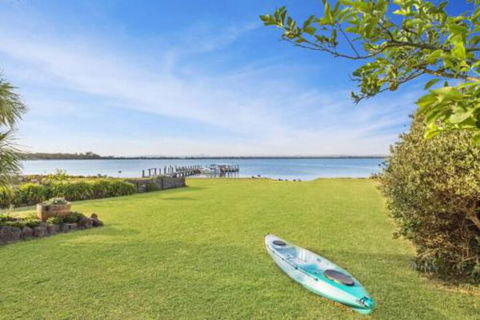 Eagle Point Getaway Waterfront Serenity! - Lennox Head Accommodation 7
