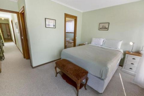 Eagle Point Getaway Waterfront Serenity! - Lennox Head Accommodation 3