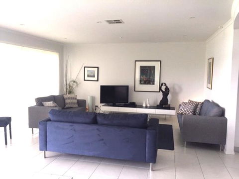 Island Waterfront Getaway WiFi - Lennox Head Accommodation 2