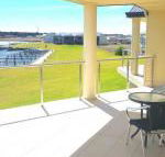 Island Waterfront Getaway WiFi - Lennox Head Accommodation