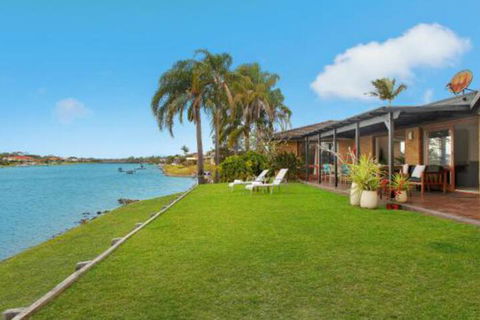 North View Waterfront Home Private Jetty - Lennox Head Accommodation 6