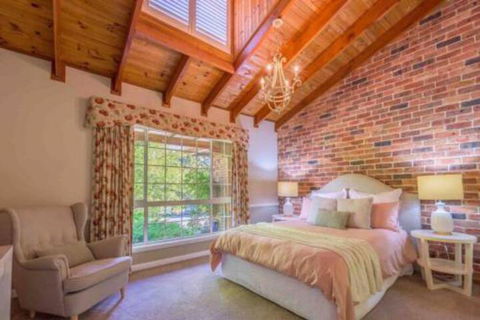 Luxurious Home On 5 Acres Close To CBD Sleeps 18 - Lennox Head Accommodation 4