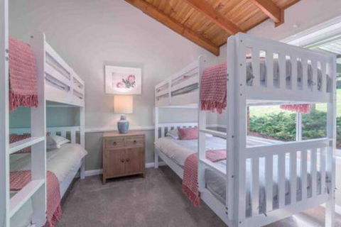 Luxurious Home On 5 Acres Close To CBD Sleeps 18 - Lennox Head Accommodation 3