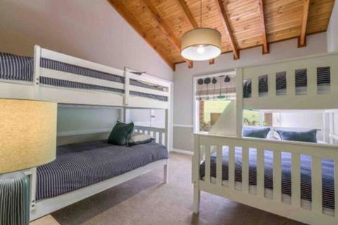 Luxurious Home On 5 Acres Close To CBD Sleeps 18 - Lennox Head Accommodation 5