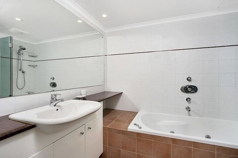 HAMP1 Bright Apartment In Cremorne - Lennox Head Accommodation 3