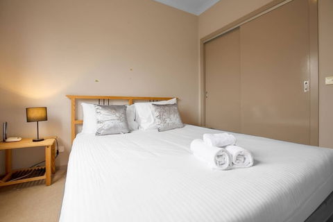 Gorgeous 4BR Home In Point Cook - Lennox Head Accommodation 2