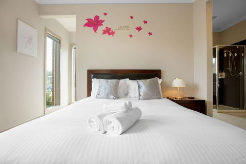 Gorgeous 4BR Home In Point Cook - Lennox Head Accommodation 5