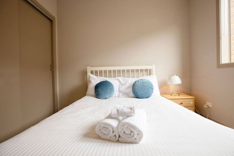 Gorgeous 4BR Home In Point Cook - Lennox Head Accommodation 4