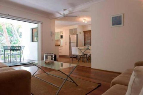 Absolute Beachfront Mooloolaba - Lennox Head Accommodation 4