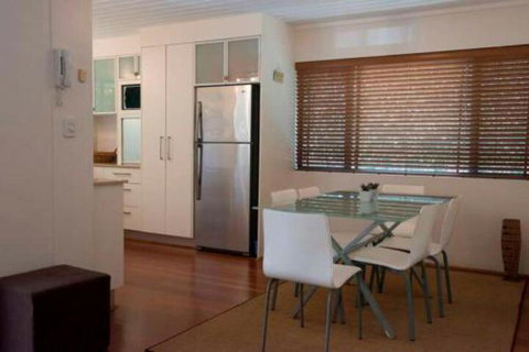 Absolute Beachfront Mooloolaba - Lennox Head Accommodation 6