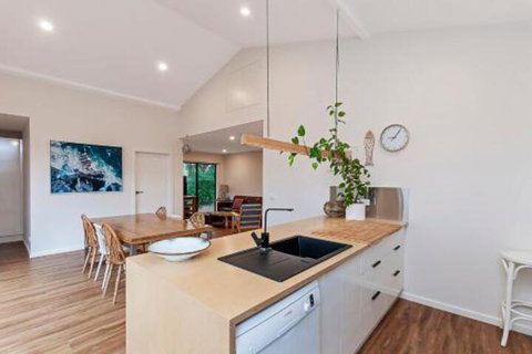 Thunder Point Cottage - Lennox Head Accommodation 2