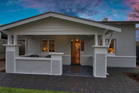 3BR Cottage With Parking Close To Adelaide CBD - Lennox Head Accommodation 3