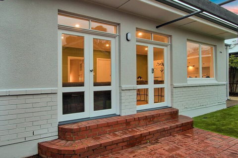 3BR Cottage With Parking Close To Adelaide CBD - Lennox Head Accommodation 6