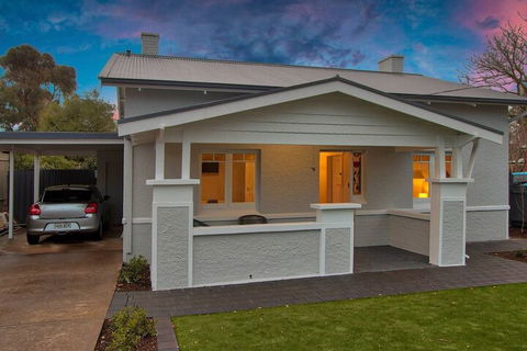 3BR Cottage With Parking Close To Adelaide CBD - Lennox Head Accommodation 5