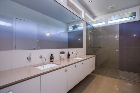 Kalina Retreat Tennis & Pool - Lennox Head Accommodation 3