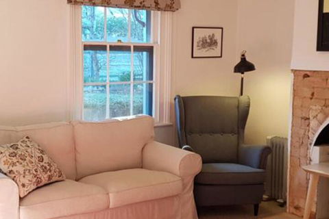 Redruth 2 Bedroom Cottage Situated In Wandiligong - Lennox Head Accommodation 2