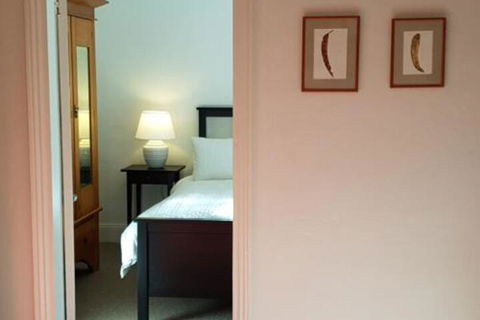 Redruth 2 Bedroom Cottage Situated In Wandiligong - Lennox Head Accommodation 6