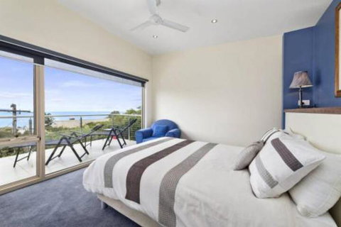SEA SPECTACULAR Seconds From The Beach! - Lennox Head Accommodation 3