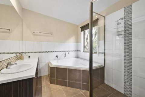 SEA SPECTACULAR Seconds From The Beach! - Lennox Head Accommodation 6