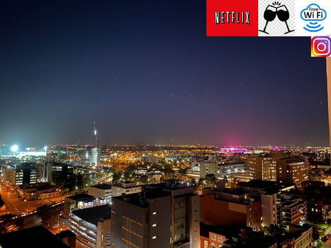 LOCATION LOCATION CITY VIEWS NETFLIX WIFI WINE - Lennox Head Accommodation 2