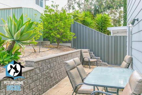 Contemporary House + Seaviews - Lennox Head Accommodation 3