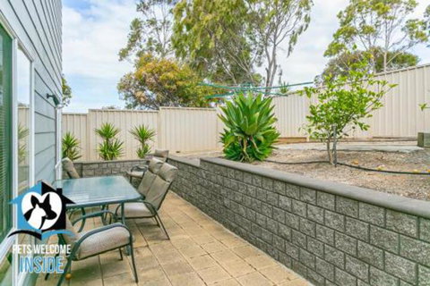 Contemporary House + Seaviews - Lennox Head Accommodation 1