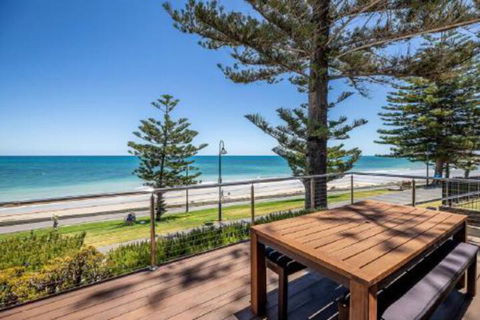 ULTIMA At The Bay Glenelg Absolute Beachfront - Lennox Head Accommodation 4