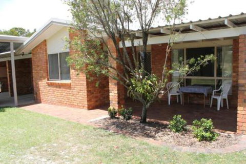 2 51 Carlo Road Rainbow Beach Pets Welcome Air Conditioning Walk To The Shops - Lennox Head Accommodation 5