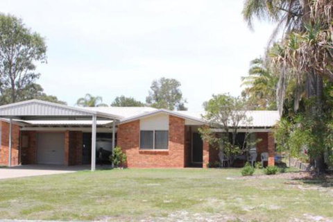 2 51 Carlo Road Rainbow Beach Pets Welcome Air Conditioning Walk To The Shops - Lennox Head Accommodation 3