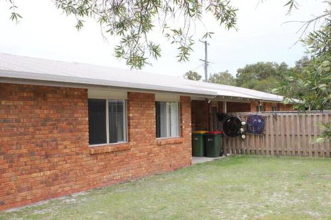 2 51 Carlo Road Rainbow Beach Pets Welcome Air Conditioning Walk To The Shops - Lennox Head Accommodation 4