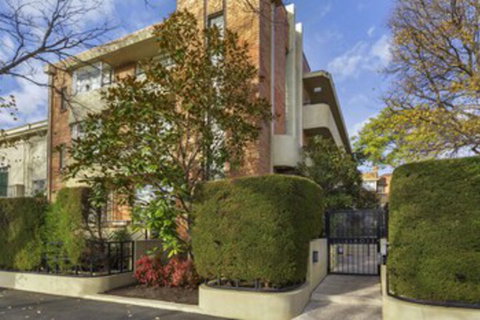 StayCentral On George - Lennox Head Accommodation 0