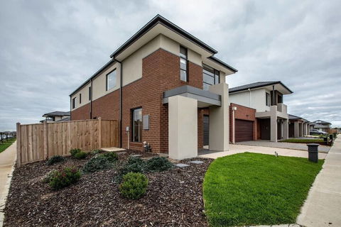 108spacious Point Cook Estate4br2btdoublegarage - Lennox Head Accommodation 1