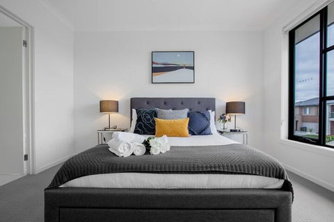 108spacious Point Cook Estate4br2btdoublegarage - Lennox Head Accommodation 4