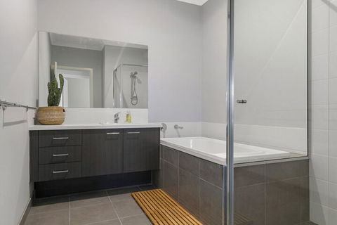 Breeze On Inn Surf Side Free Wifi & Netflix - Lennox Head Accommodation 5