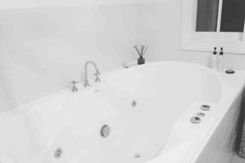 Eumundi Stay ( & Double Person Spa Bath) - Lennox Head Accommodation 4