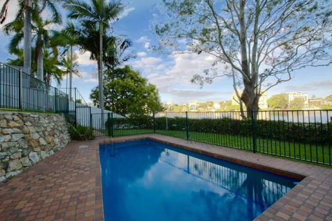 Modern Studio Apartment With Pool & Amazing Views - Lennox Head Accommodation 3