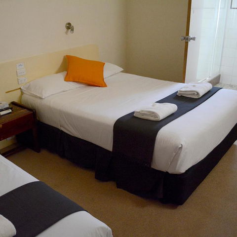 Shamrock Hotel Motel Temora - Lennox Head Accommodation 6