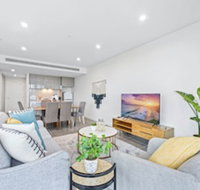 HomeHotel Luxury Apt with Shopping Mall Downstairs - Lennox Head Accommodation