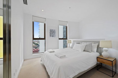 HomeHotel Luxury Apt With Shopping Mall Downstairs - Lennox Head Accommodation 1