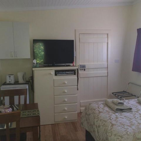 Koompartoo Homestead Cabin - Lennox Head Accommodation 6