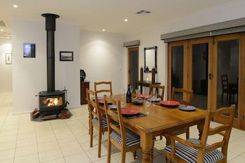 131 Your Vineyard Home In The Heart Of The Vale - Lennox Head Accommodation 6