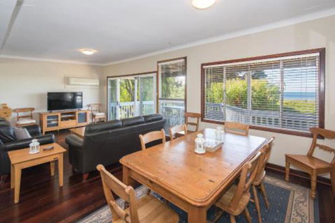 Bay Vista - Lennox Head Accommodation 7