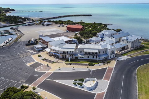 Robe Marina Accommodation - Lennox Head Accommodation 1
