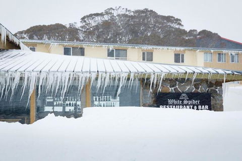 Eiger Chalet - Lennox Head Accommodation 2