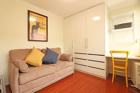 Colour Pop - Rejuvenate Stays - Lennox Head Accommodation 6