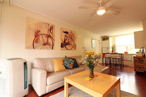 Colour Pop - Rejuvenate Stays - Lennox Head Accommodation 5