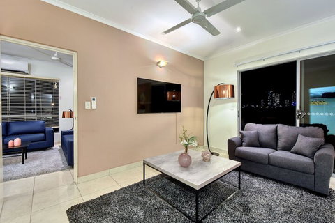 Darwin City Lights Jacuzzi - Lennox Head Accommodation 6